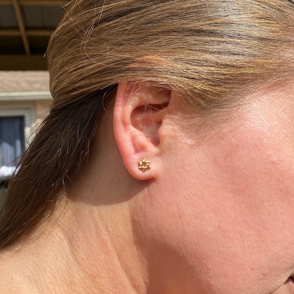 14-k Yellow Gold Star of David Post Earrings - Picture 3 of 6
